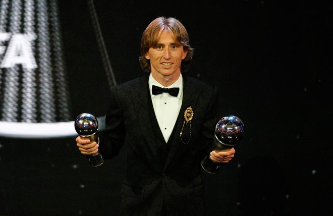 Messi, Ronaldo thiếu t&ocirc;n trọng khi vắng mặt ở Gala The Best - Ảnh 1.