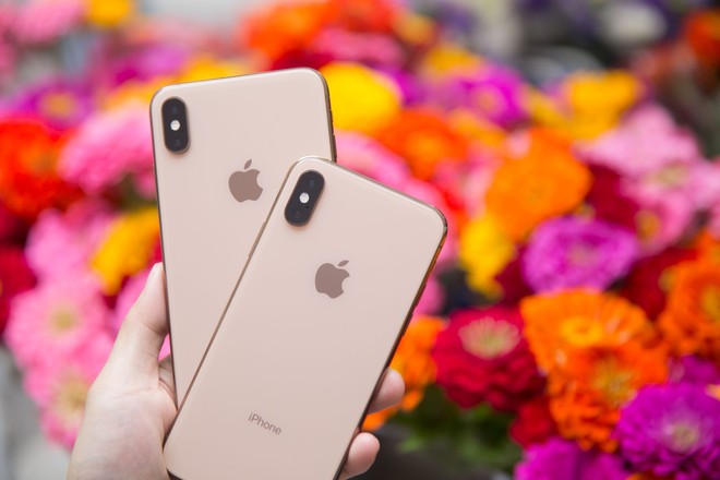 Bất ngờ chuyện bán iPhone mới: Giá càng đắt càng bán chạy, giá thấp hơn lìu tìu người mua - Ảnh 1.