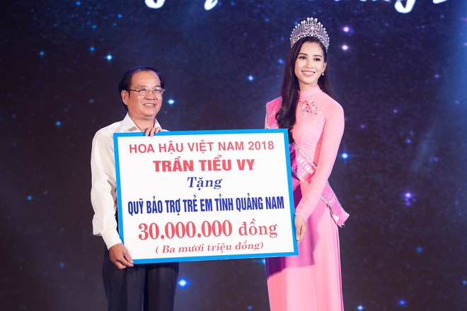 Đăng quang Hoa hậu Việt Nam 2018, Trần Tiểu Vy được UBND tỉnh Quảng Nam tặng giấy khen - Ảnh 5.