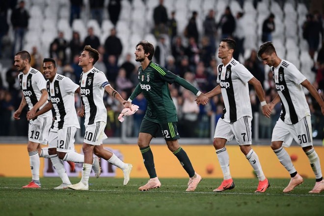 Ronaldo kiến tạo giúp Juventus thắng trận thứ 6 liên tiếp, trong khi Real và Barca cùng thua - Ảnh 9.