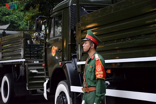 Lễ tang Chủ tịch nước Trần Đại Quang: Linh xa đưa chủ tịch nước về đất Mẹ - Ảnh 11.