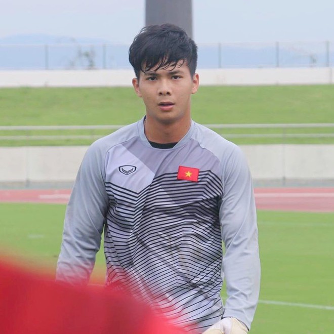 Chàng thủ môn của U19 Việt Nam điển trai, tài năng không kém Bùi Tiến Dũng - Ảnh 4.