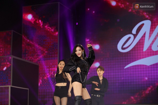 Seolhyun và Hyomin sexy hết cỡ, Phạm Quỳnh Anh và Ưng Hoàng Phúc bùng nổ với màn song ca tại show Hàn-Việt - Ảnh 22.
