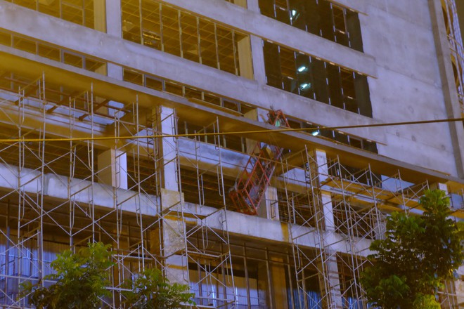 Gia cảnh đ&aacute;ng thương của người mẹ đơn th&acirc;n tử vong v&igrave; thanh sắt rơi: Vừa đưa con g&aacute;i l&ecirc;n H&agrave; Nội nhập học lớp 1 - Ảnh 2.