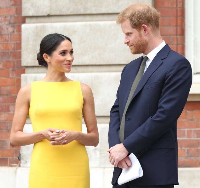 Được phong tước hiệu Công nương xứ Sussex sau hôn lễ Hoàng gia, thế nhưng Meghan Markle hóa ra chưa tới thăm vùng đất này bao giờ  - Ảnh 1.