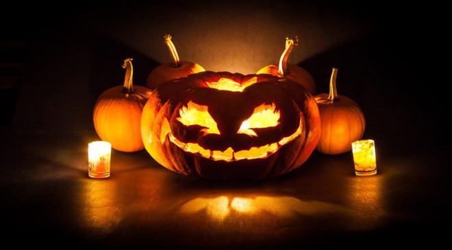 Halloween nào cũng thấy bí ngô mặt quỷ đầy đường nhưng có ai biết câu chuyện thật đằng sau nó không? - Ảnh 1.