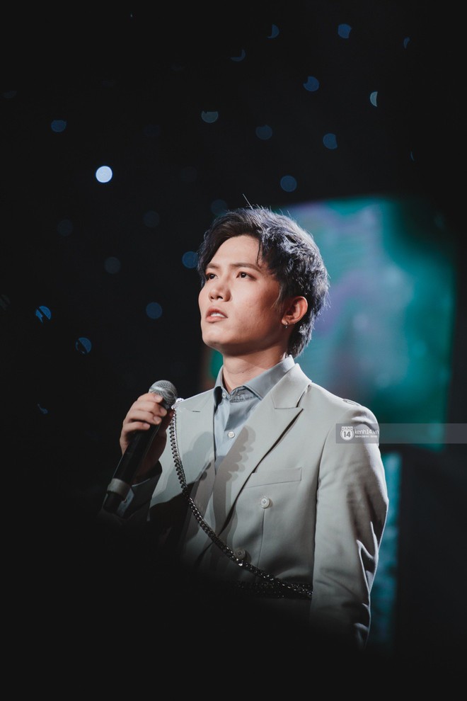 Khoảnh khắc đẹp của d&agrave;n sao Việt-H&agrave;n trong show diễn đ&ecirc;m qua khiến kh&aacute;n giả b&ugrave;ng nổ - Ảnh 4.