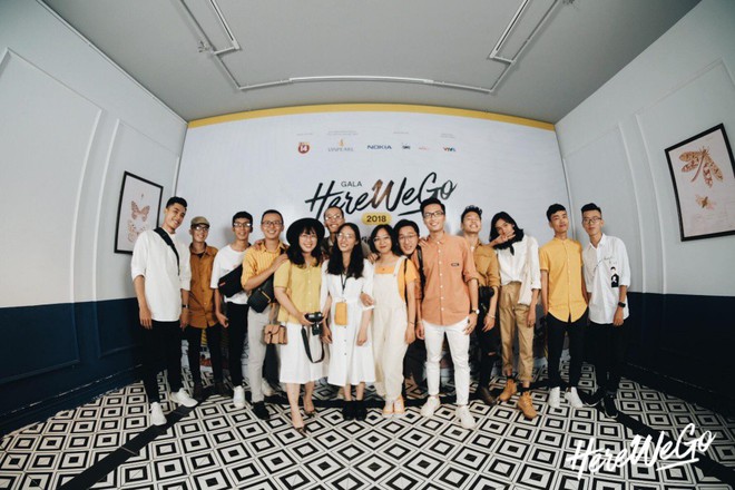 Hoa hậu Hương Giang, ca sĩ Quang Vinh c&ugrave;ng d&agrave;n KOL to&agrave;n trai xinh g&aacute;i đẹp xuất hiện rạng rỡ tại Gala trao giải Here We Go 2018 - Ảnh 16.