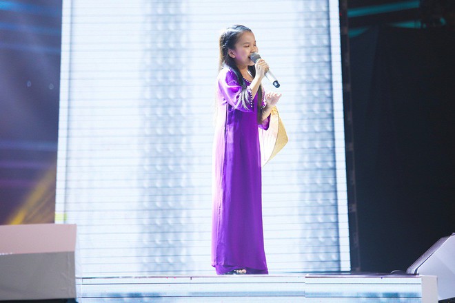 Giọng hát Việt nhí: Cậu bé 11 tuổi thần tượng cố nghệ sĩ Trần Lập khiến Bảo Anh thổn thức - Ảnh 10.