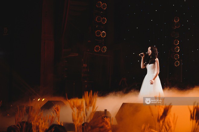 Khoảnh khắc đẹp của dàn sao Việt-Hàn trong show diễn đêm qua khiến khán giả bùng nổ - Ảnh 6.