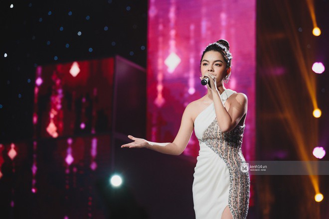 Khoảnh khắc đẹp của d&agrave;n sao Việt-H&agrave;n trong show diễn đ&ecirc;m qua khiến kh&aacute;n giả b&ugrave;ng nổ - Ảnh 24.