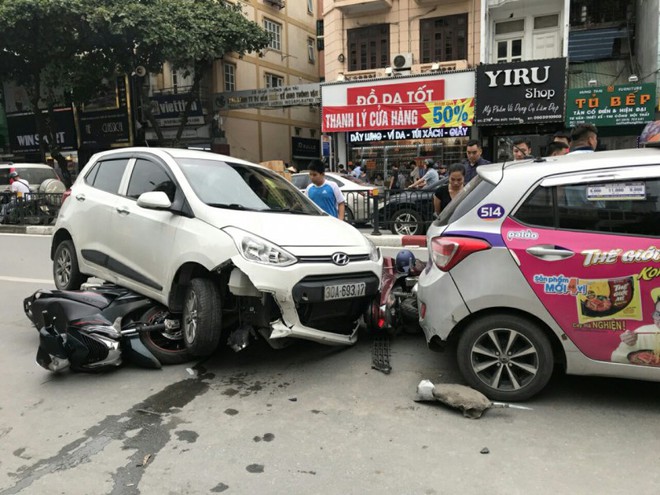 T&agrave;i xế &ocirc; t&ocirc; &ldquo;đi&ecirc;n&rdquo; đ&acirc;m 4 người nhập viện vi phạm nồng độ cồn - Ảnh 1.