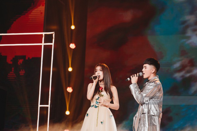 Khoảnh khắc đẹp của d&agrave;n sao Việt-H&agrave;n trong show diễn đ&ecirc;m qua khiến kh&aacute;n giả b&ugrave;ng nổ - Ảnh 14.
