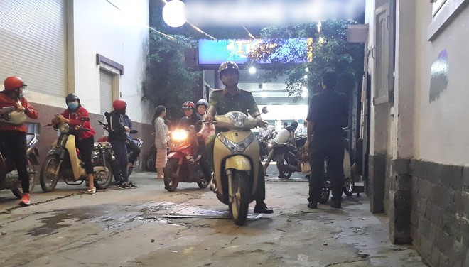 Nam thanh ni&ecirc;n 18 tuổi tử vong bất thường trong thang m&aacute;y tại nh&agrave; h&agrave;ng ở S&agrave;i G&ograve;n - Ảnh 1.