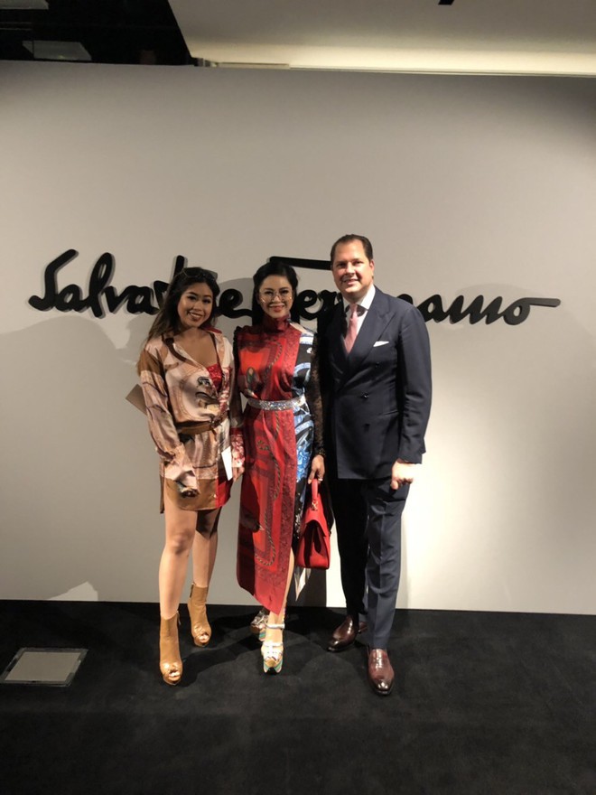 Mẹ chồng và em chồng Hà Tăng hẳn là những người chạy show gắt nhất Milan Fashion Week mùa này - Ảnh 3.