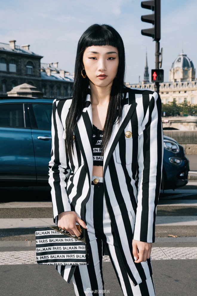 Dàn minh tinh Cbiz tại Paris Fashion Week: Angela Baby đẹp hết nấc, Nhàn Phi đẳng cấp bên Ngụy Anh Lạc - Ảnh 13.