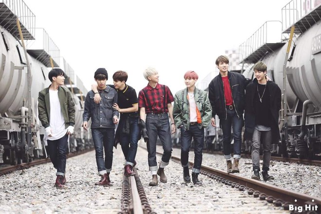 C&oacute; lẽ chỉ Army l&acirc;u năm mới nhận ra điểm thay đổi kh&aacute;c biệt trong phong c&aacute;ch của BTS từ xưa đến nay  - Ảnh 6.