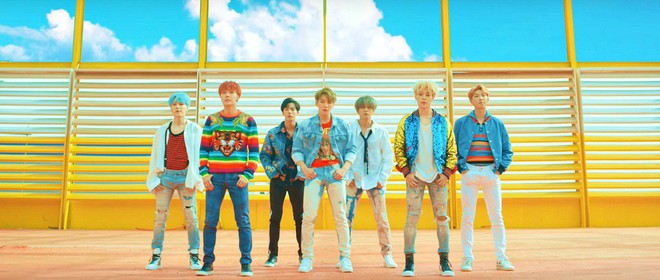 C&oacute; lẽ chỉ Army l&acirc;u năm mới nhận ra điểm thay đổi kh&aacute;c biệt trong phong c&aacute;ch của BTS từ xưa đến nay  - Ảnh 7.