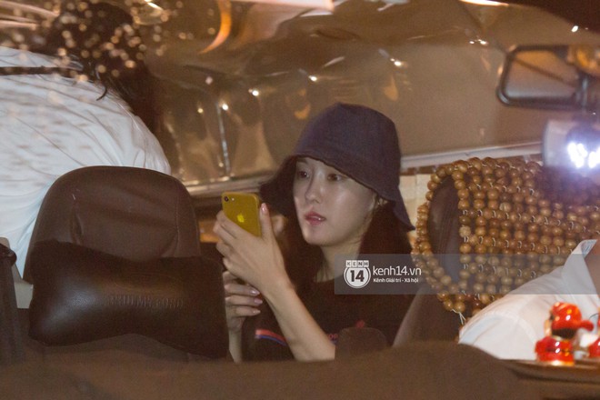 Bị biển fan Việt bao v&acirc;y giữa đ&ecirc;m, Hyomin (T-ara) vẫn qu&aacute; đẹp, khoe l&agrave;n da đ&aacute;ng ngưỡng mộ tại s&acirc;n bay T&acirc;n Sơn Nhất - Ảnh 12.