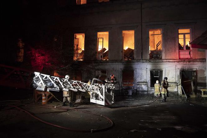 Brazil hé lộ nguyên nhân vụ hỏa hoạn tại Bảo tàng Quốc gia Rio de Janeiro - Ảnh 1.