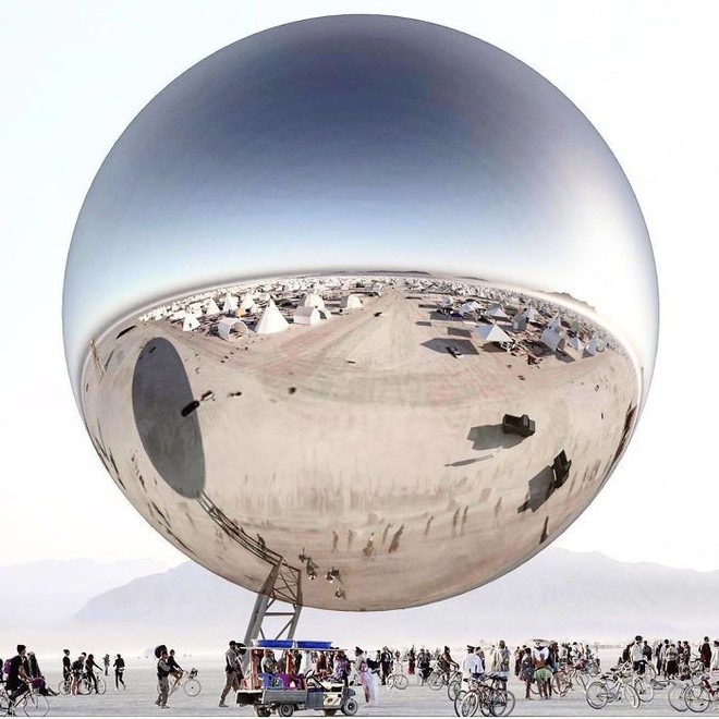 Chùm ảnh: Lễ hội hoang dại Burning Man 2018 sẽ khiến bạn ngỡ như đang lạc vào một bộ phim khoa học viễn tưởng - Ảnh 36.