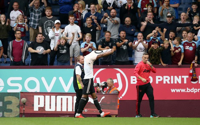 Marcus Rashford: Sau chiếc áo số 10 là sự ruồng rẫy dành cho kẻ lạc loài ở Man United - Ảnh 2.