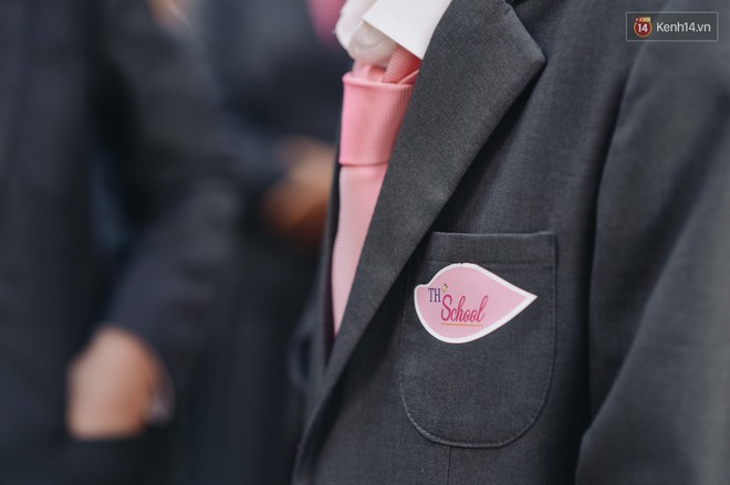 Lễ khai giảng ở TH School - ng&ocirc;i trường m&agrave;u hồng trong mơ của teen H&agrave; Nội - Ảnh 8.
