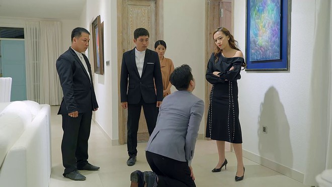 Quả b&aacute;o cho C&ocirc;ng trong Gạo Nếp Gạo Tẻ: Bị nh&acirc;n t&igrave;nh phũ đẹp đến mức nhục nh&atilde; cởi đồ trả ngay tại chỗ - Ảnh 4.