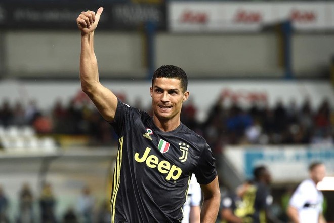 Ronaldo ăn lương gấp gần 5 lần Dybala - Ảnh 1.