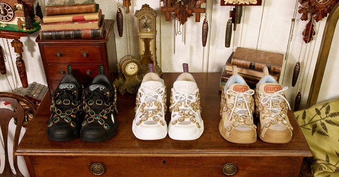 Được H&agrave; Hồ, Ch&acirc;u B&ugrave;i, Decao lăng x&ecirc; nhiệt t&igrave;nh, đ&acirc;y c&oacute; lẽ sẽ l&agrave; đ&ocirc;i sneaker hot hit m&ugrave;a Thu Đ&ocirc;ng năm nay - Ảnh 1.