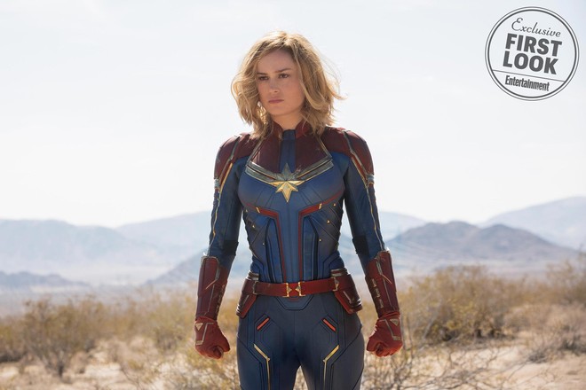 Tung tạo hình kín cổng cao tường gần sát nguyên mẫu, Captain Marvel bị chê kém sexy - Ảnh 2.