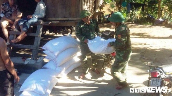 Mưa lũ, sạt lở kinh hoàng ở Thanh Hoá: Hàng nghìn dân Mường Lát thiếu lương thực - Ảnh 4.