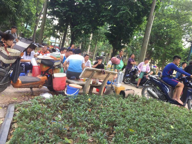 Hà Nội: Phát hiện nam công nhân xây dựng tử vong trong nhà vệ sinh công viên Pasteur - Ảnh 2.