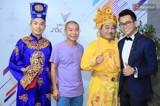 Thảm đỏ VTV Awards 2018: Dàn sao Việt lộng lẫy hội ngộ, Nhã Phương liên tục tạo dáng dùng tay che vòng 2 - Ảnh 15.