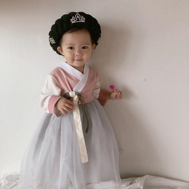 Cô bé Hàn Quốc được phong thánh khó ở của năm với loạt biểu cảm cau có gắt không chịu được! - Ảnh 4.