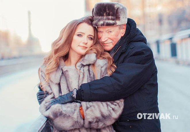Cặp đôi đáng tuổi ông cháu của showbiz Nga ly hôn vì vợ trẻ không chịu ân ái  - Ảnh 2.