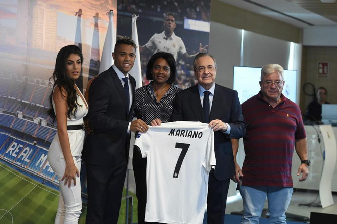 Nhan sắc mỹ nữ bikini, n&agrave;ng WAG n&oacute;ng bỏng thay thế Georgina Rodriguez ở Real Madrid - Ảnh 1.