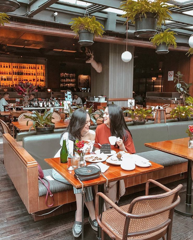 Cuộc sống sang chảnh của cặp bạn th&acirc;n blogger xinh đẹp, nổi tiếng h&agrave;ng đầu Indonesia - Ảnh 13.