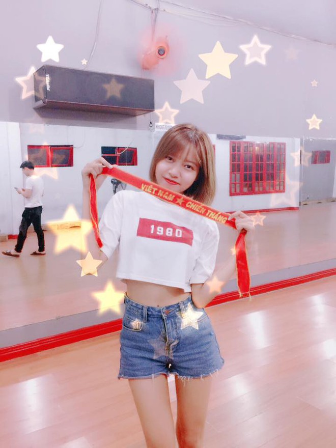 Đừng tưởng chơi Tik Tok chỉ c&oacute; h&aacute;t nh&eacute;p v&agrave; l&agrave;m tr&ograve; cute, nhảy ngầu như c&ocirc; bạn n&agrave;y cũng nổi rần rần đấy! - Ảnh 13.