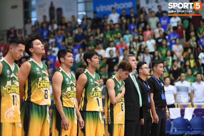Hạ Hanoi Buffaloes ngay tr&ecirc;n s&acirc;n kh&aacute;ch, Cantho Catfish đăng quang VBA 2018 - Ảnh 3.