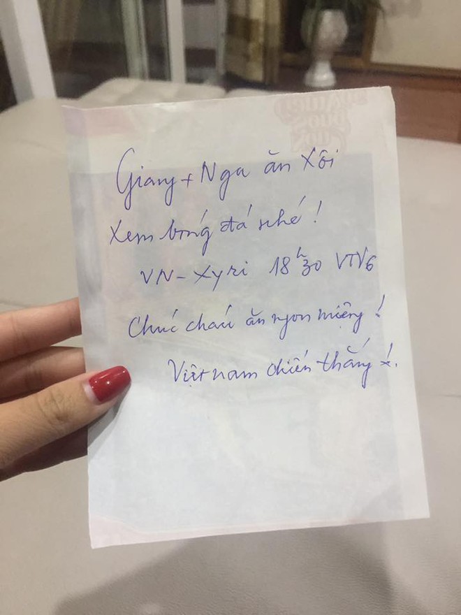 Khi &ocirc;ng ngoại c&oacute; đến 8 ch&aacute;u nhưng ng&agrave;y n&agrave;o cũng viết thư tay, cho qu&agrave; từng đứa bất kể nắng mưa - Ảnh 1.