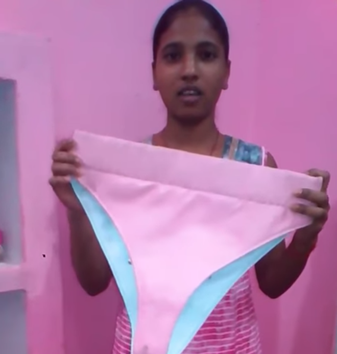 Chế tạo quần lót chống xâm hại, cô gái này được Bộ trưởng Ấn Độ khen ngợi - Ảnh 1.