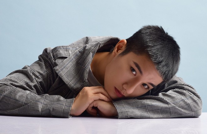 Không còn là hot boy đậm màu sắc Kpop, Juun Đăng Dũng hướng đến hình ảnh lãng tử trong MV mới - Ảnh 3.