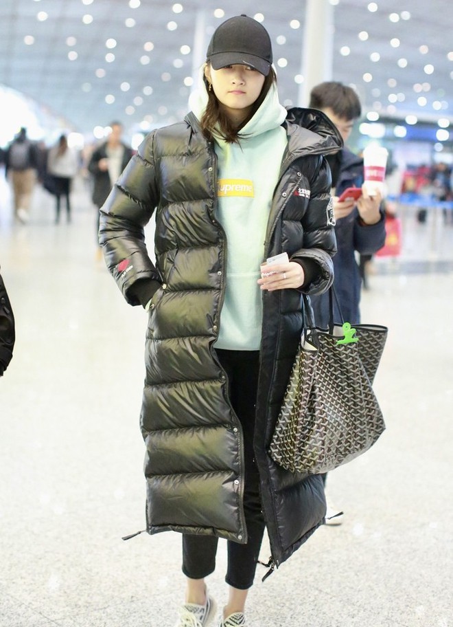 Xinh đẹp nhường vậy m&agrave; &ldquo;bạn g&aacute;i Luhan&rdquo; c&agrave;ng ng&agrave;y c&agrave;ng ăn mặc xuề x&ograve;a, k&eacute;m chỉn chu - Ảnh 7.