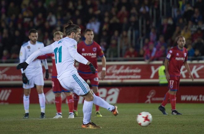 Bale ghi bàn trên chấm penalty, Real Madrid đặt một chân vào tứ kết Cúp Nhà vua - Ảnh 5.