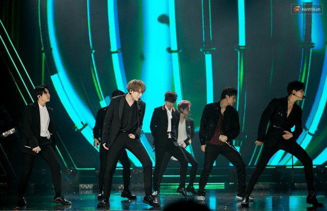 Cập nhật: GOT7 đem tới loạt hit si&ecirc;u hot Never Ever, If You Do, Noo Phước Thịnh rước cả Hoa hậu Phạm Hương l&ecirc;n biểu diễn - Ảnh 49.