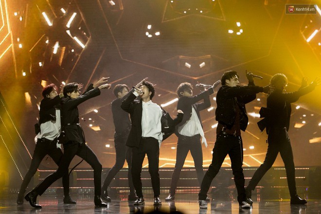 Cập nhật: GOT7 đem tới loạt hit si&ecirc;u hot Never Ever, If You Do, Noo Phước Thịnh rước cả Hoa hậu Phạm Hương l&ecirc;n biểu diễn - Ảnh 57.