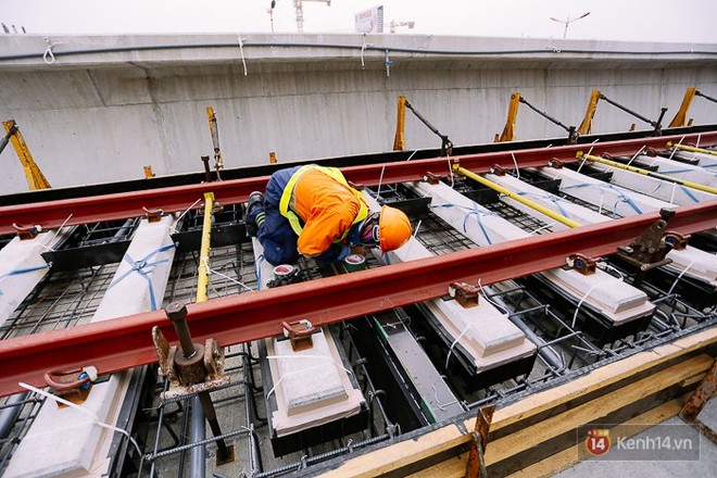 Chùm ảnh: Hơn 2,5km đường ray tàu trên cao tuyến Metro Bến Thành -  Suối Tiên ở Sài Gòn đã hoàn thành - Ảnh 11.