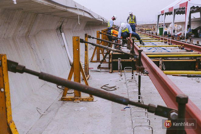 Chùm ảnh: Hơn 2,5km đường ray tàu trên cao tuyến Metro Bến Thành -  Suối Tiên ở Sài Gòn đã hoàn thành - Ảnh 7.