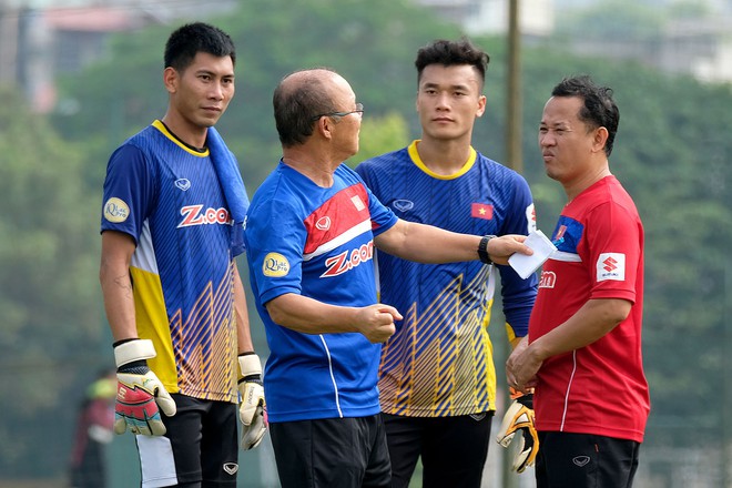 AFC bối rối trước 3 tuyển thủ Bui Tien Dung của U23 Việt Nam - Ảnh 1.